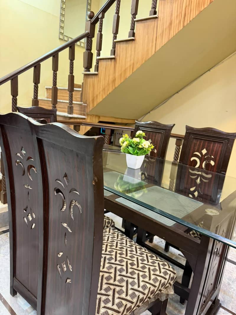 DINNING TABLE 4