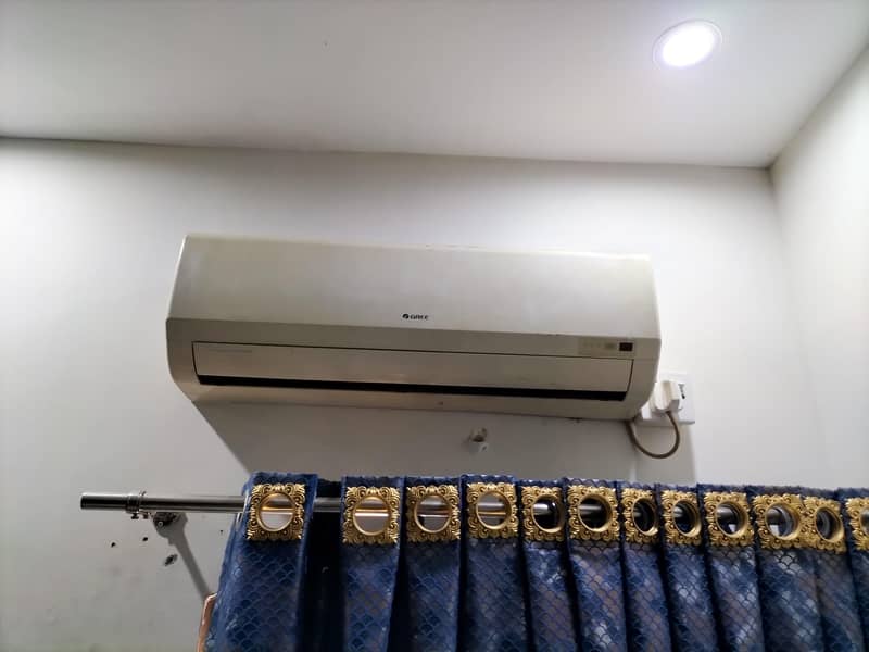 gree split Ac available 0