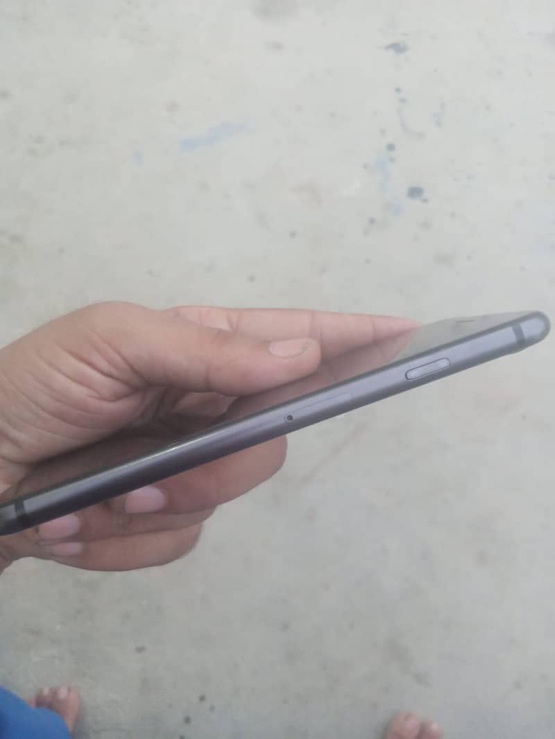 Apple iPhone 8 5
