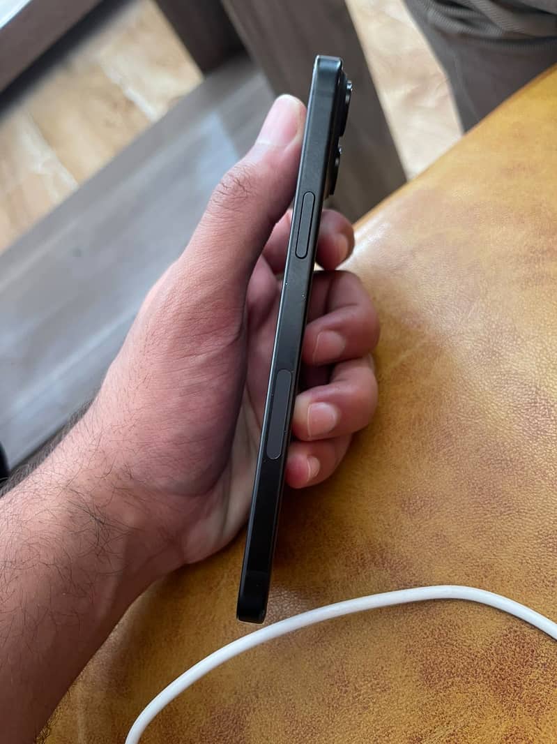iPhone 15 plus 2