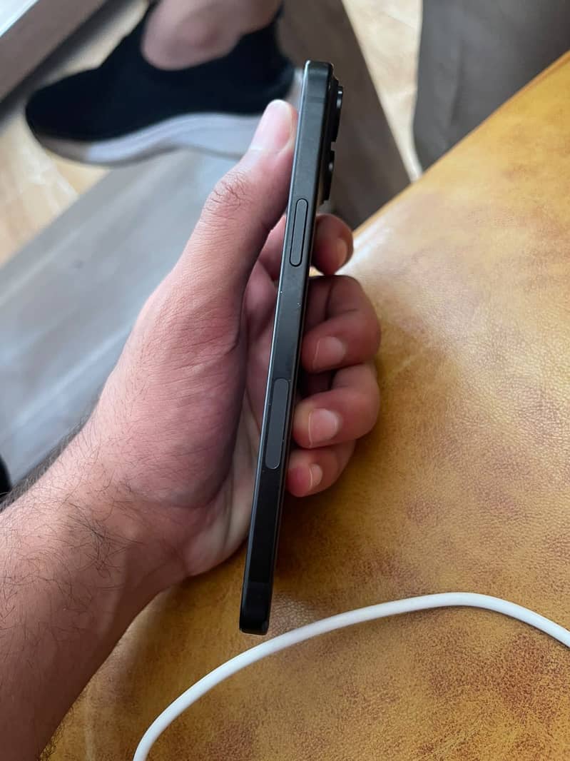 iPhone 15 plus 5