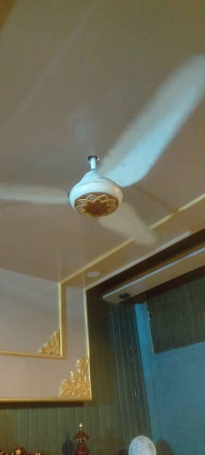 Fan x4 used fan for sell