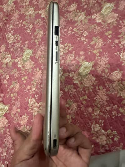 ASUS EeeBook X205TA - Ultra Slim & Lightweight Laptop (Good Battery)