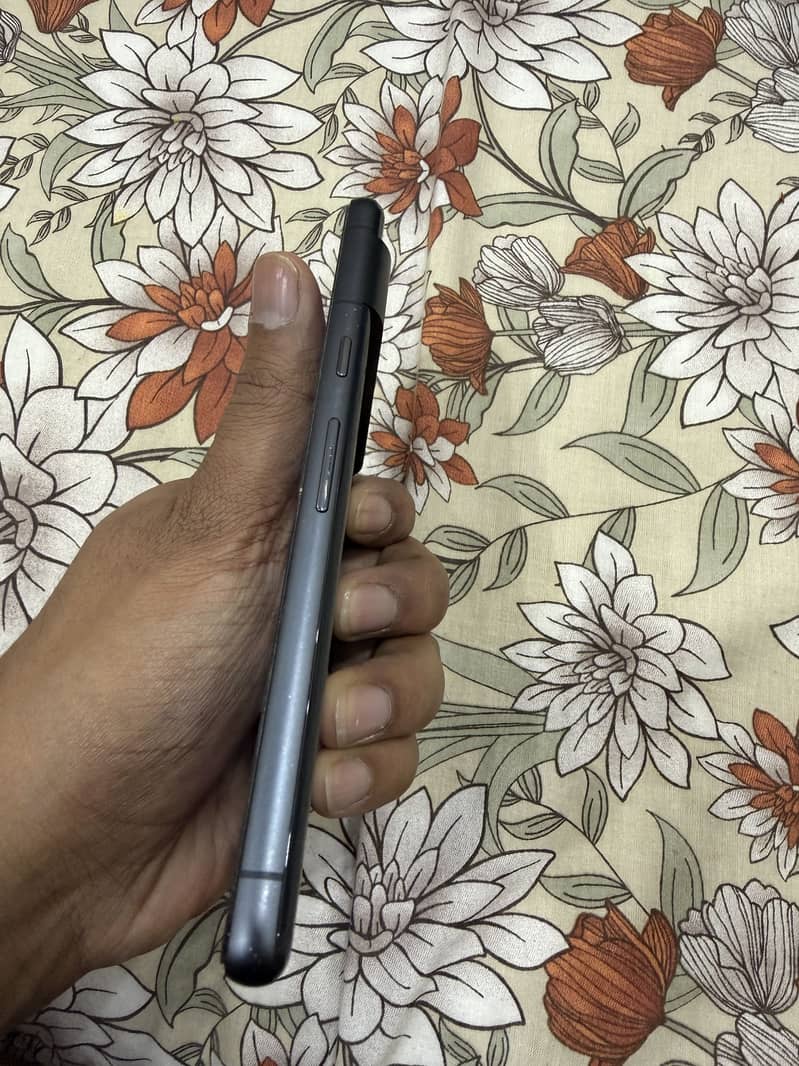 Pixel 7 10/10 condition 1