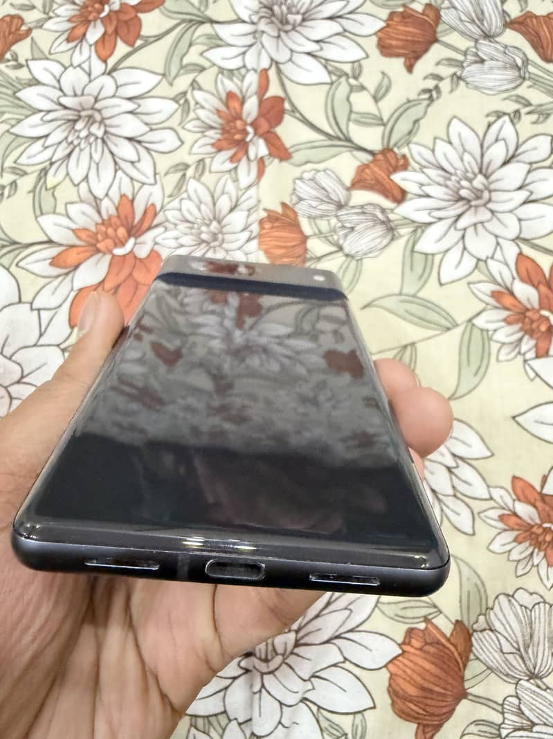 Pixel 7 10/10 condition 4