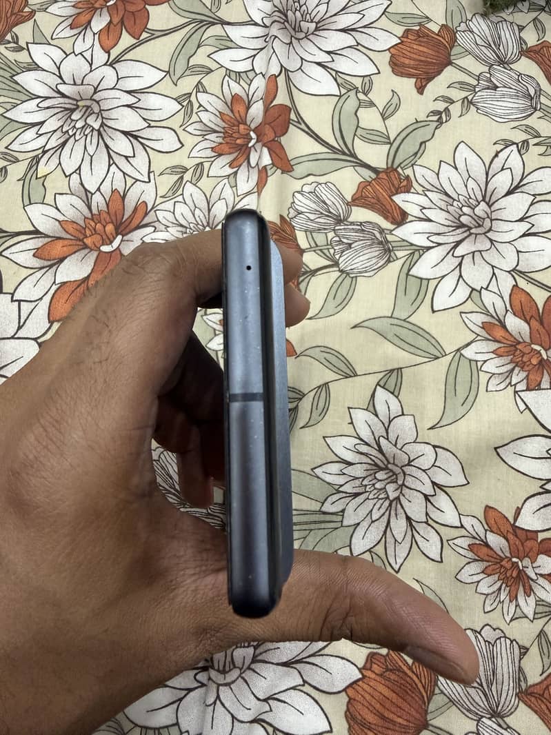 Pixel 7 10/10 condition 6