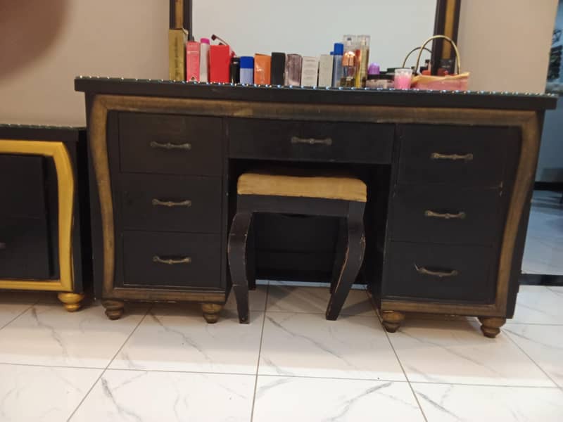 Dressing Table 1