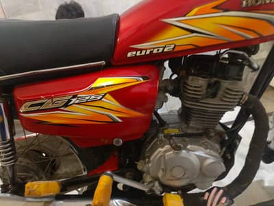 honda bike red