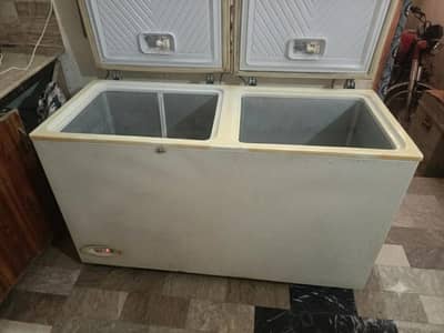 ​"Deep Freezer for Sale in Excellent Condition - Urgent Sale"