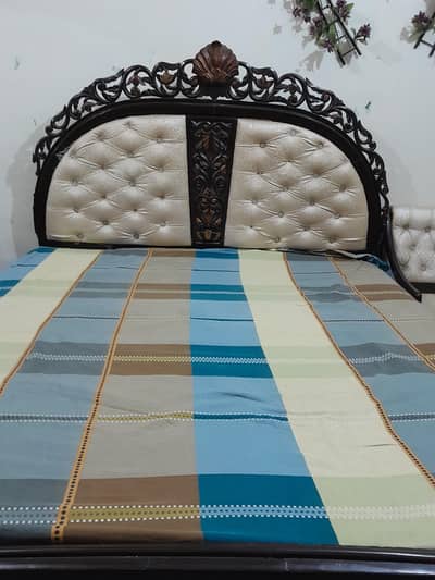 10/8 condition wooden bed
