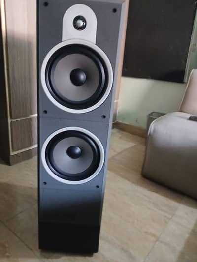 B&W DM-580 pure stereo designed speakers