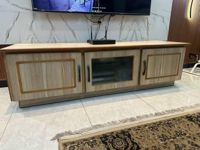 TV Console Table for Sale In Excellent Brand New Condition