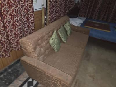 5 seater vintage style wooden made cushioned sofa set
