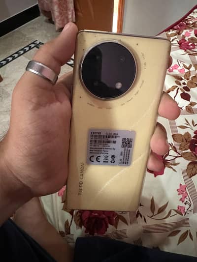 Tecno CAMON 30S complete box 10/10