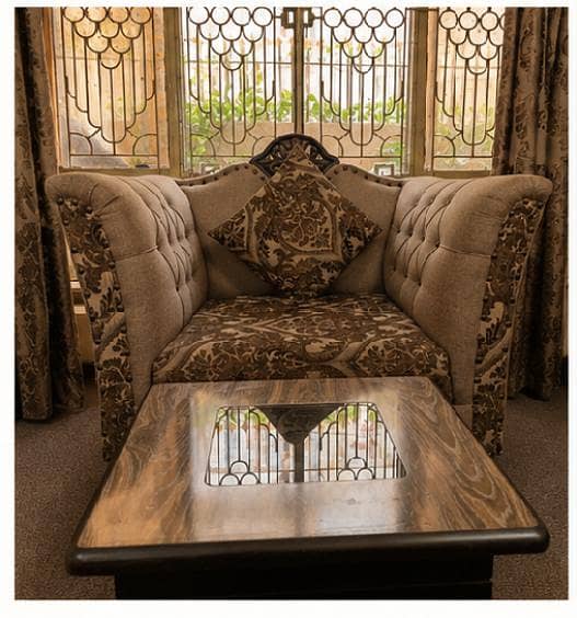 Beautiful sofa set 3