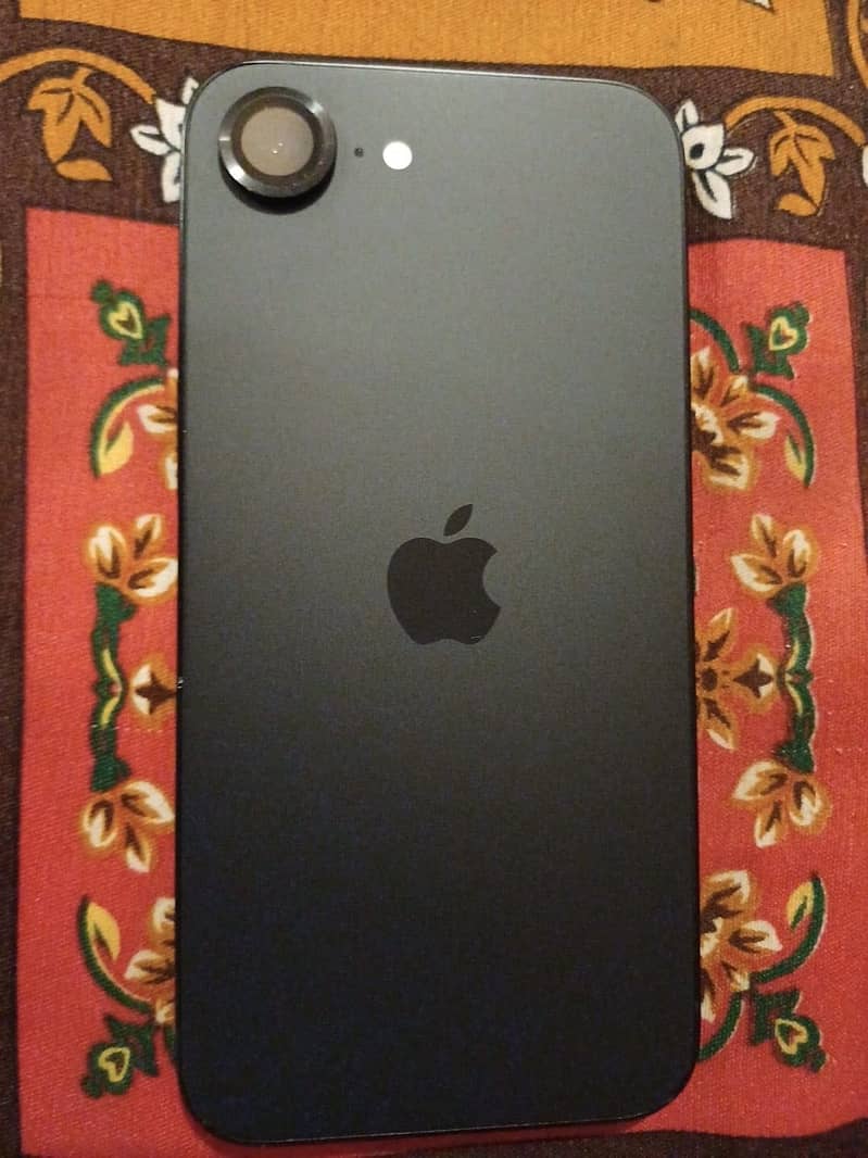 Iphone 16e 3
