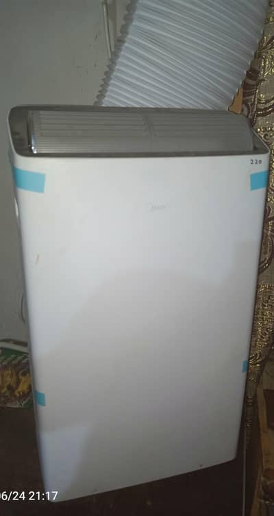 Midea 1.2 Ton portable inverter AC