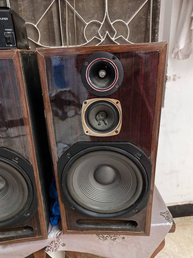 speakers 2
