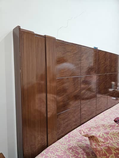 King Size Bed + 2 Side Tables