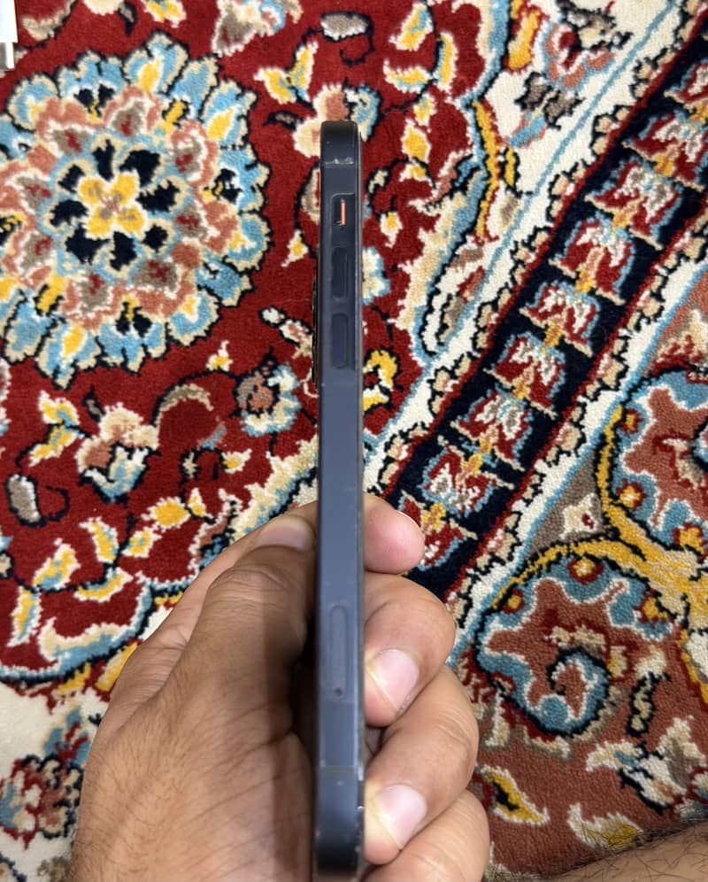 Apple iPhone 12 1