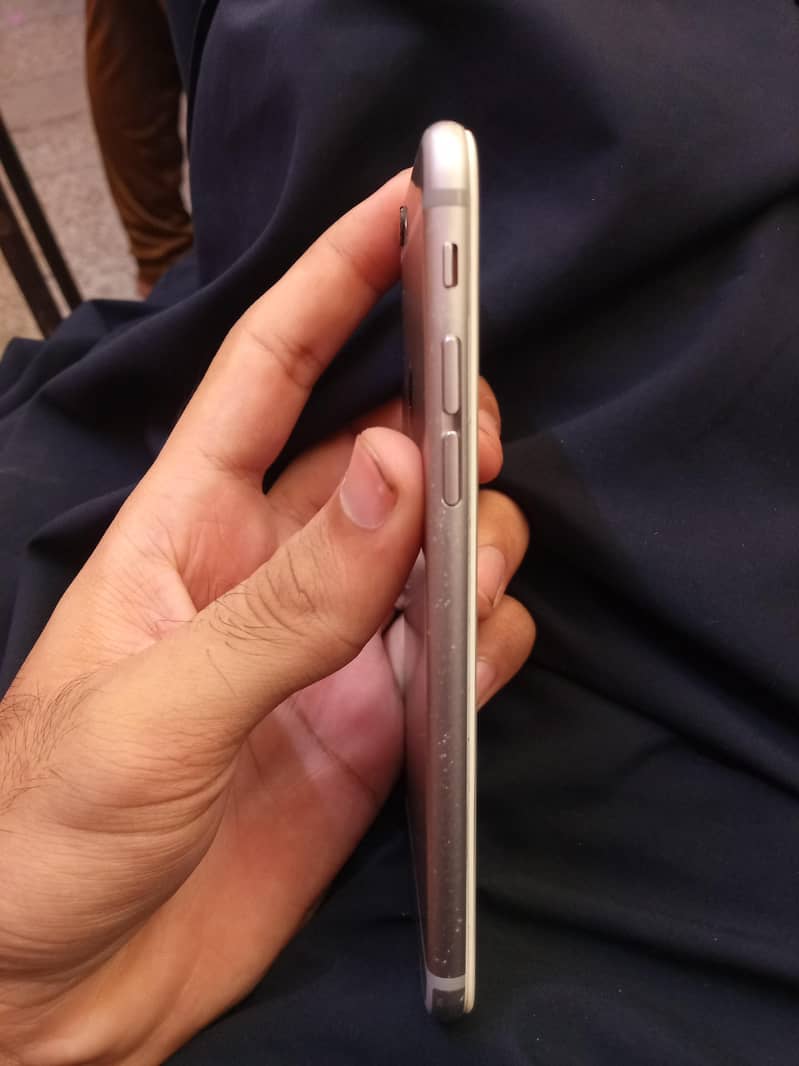 Apple iPhone 6 4