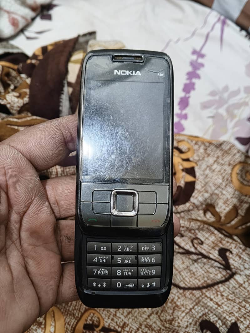 Nokia E66 2