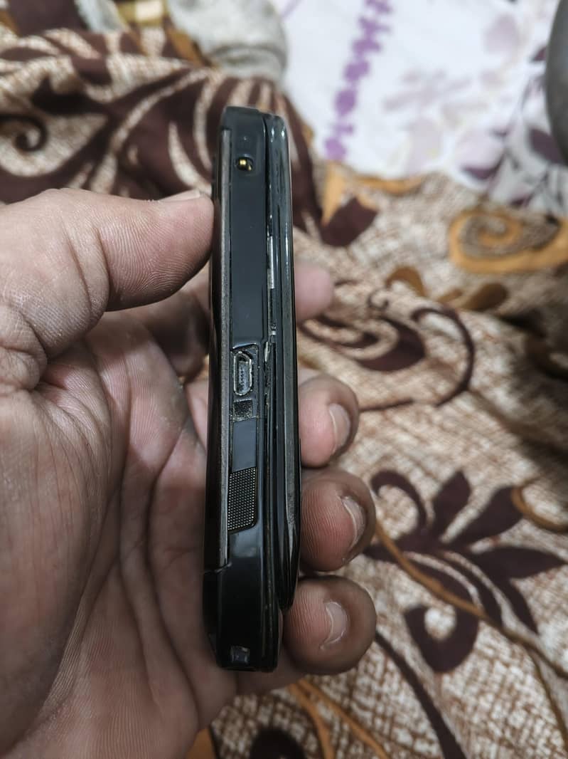 Nokia E66 3
