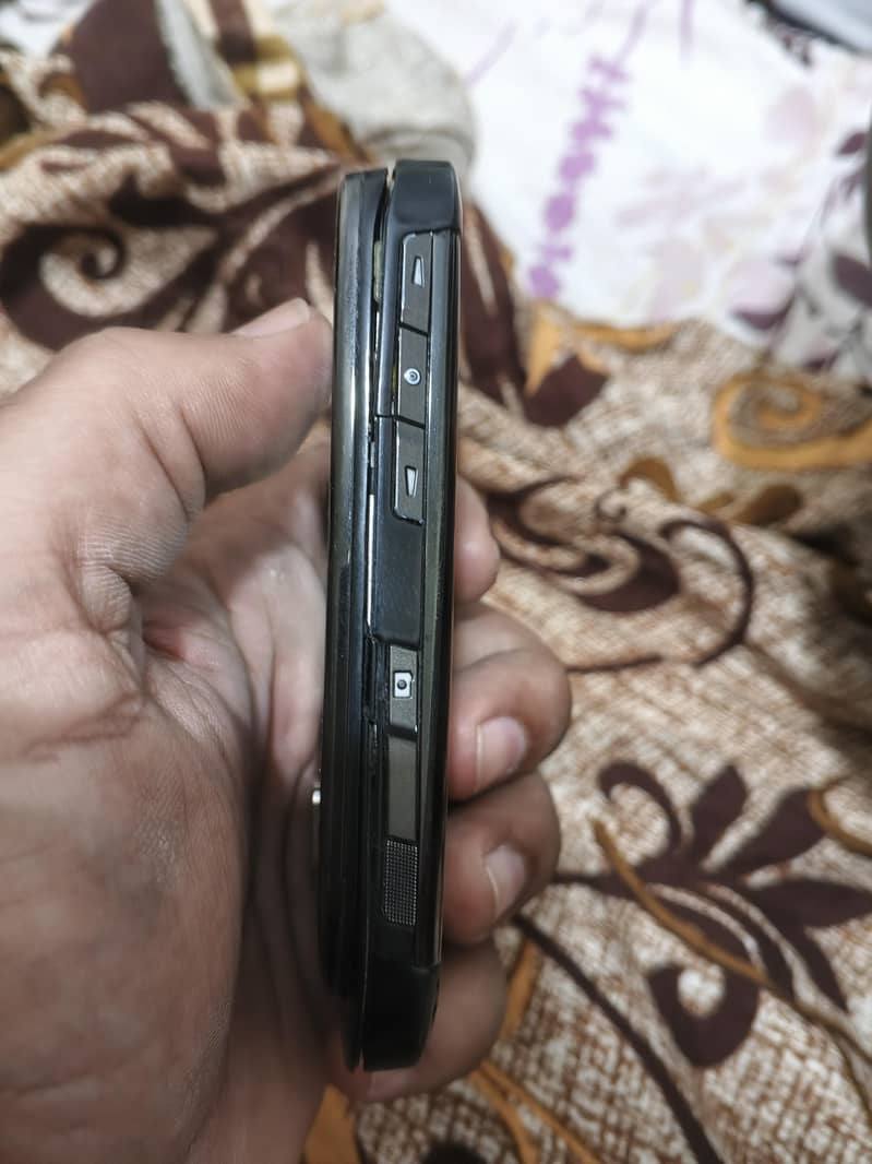 Nokia E66 4