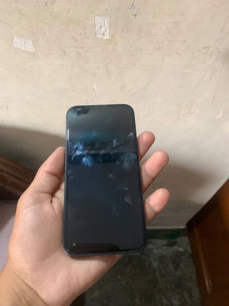 iPhone 13 3