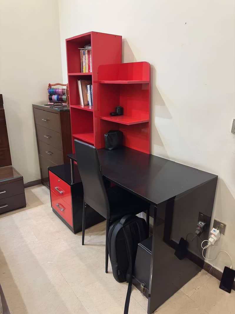 study table 0