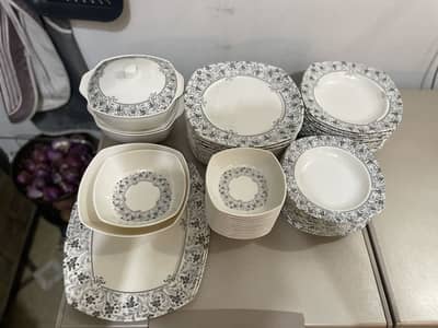 Dinner set 12 person