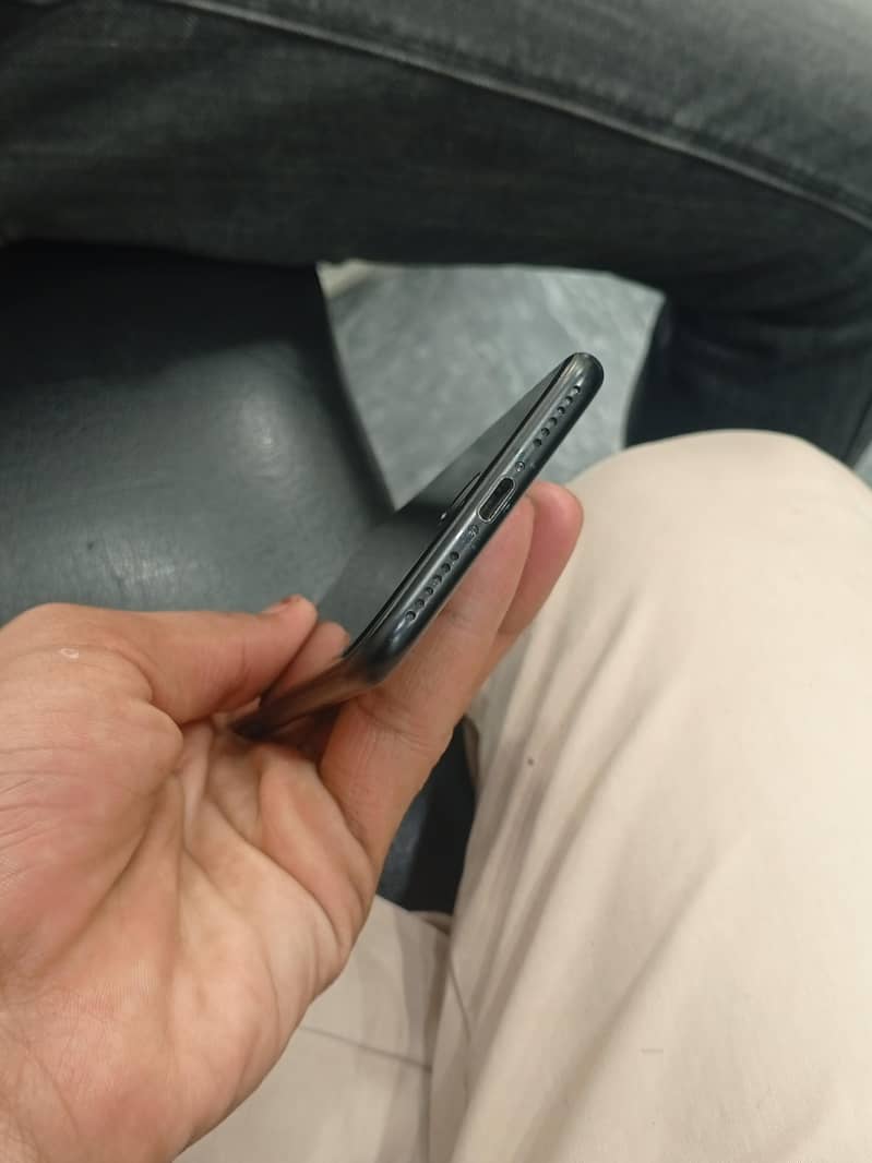 Apple iPhone 7 7