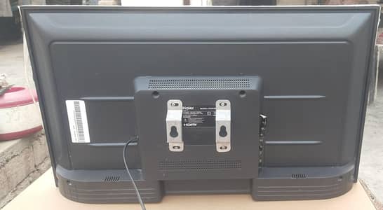 Haier original 32 inch LCD urgent sale 10/10