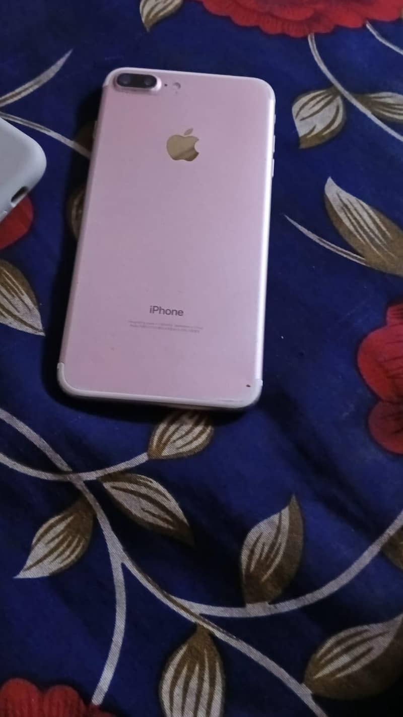 Apple iPhone 7 Plus 0