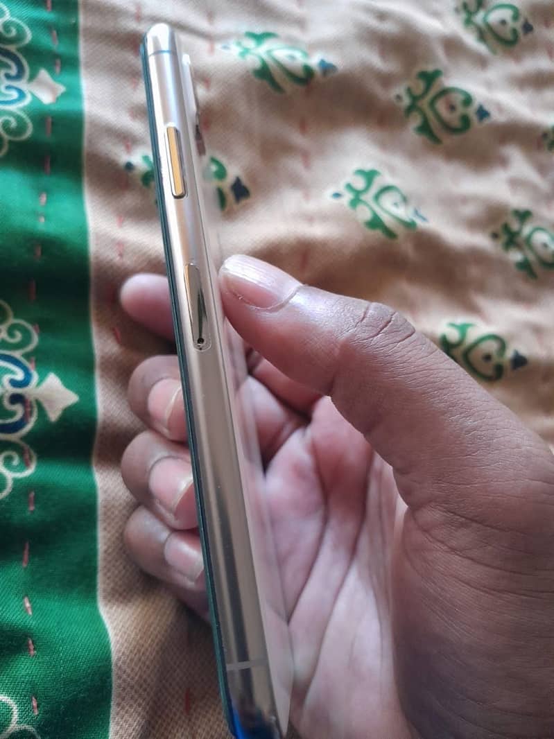 iPhone xs 3