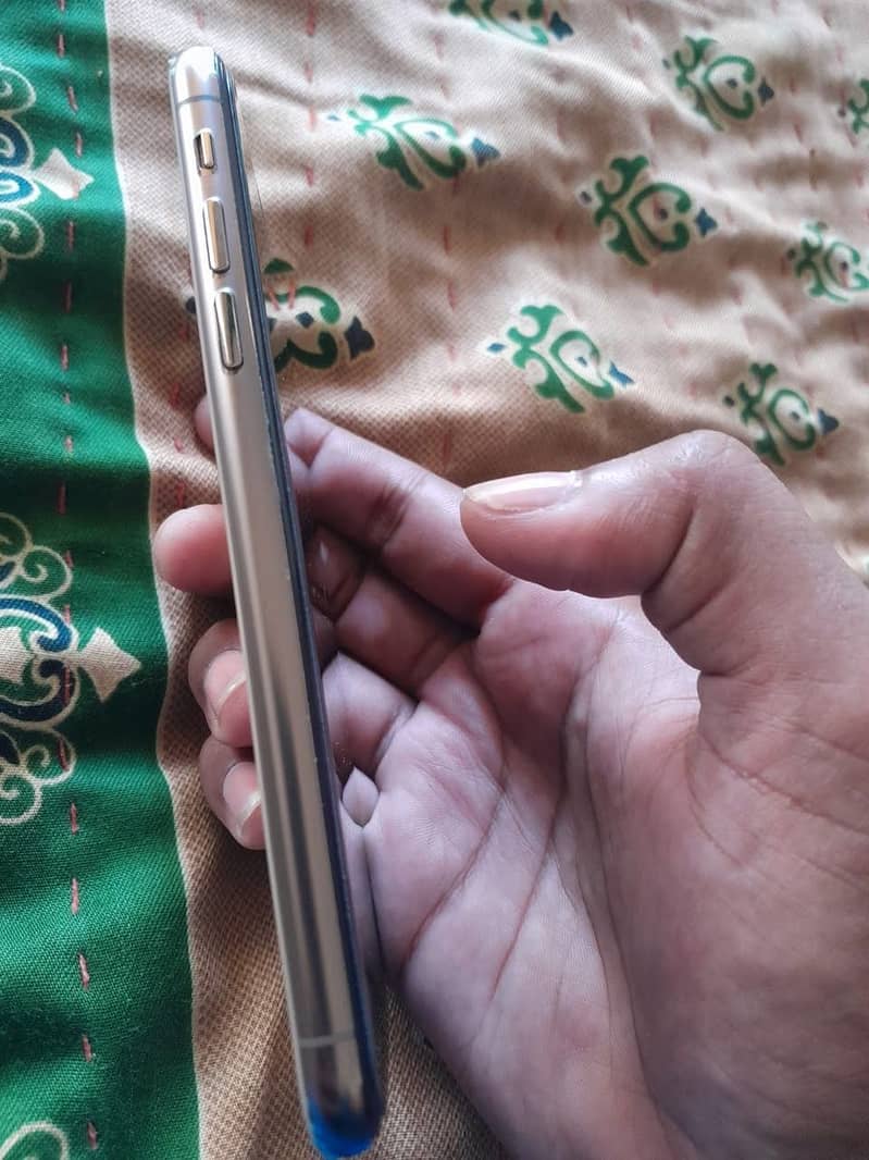 iPhone xs 6