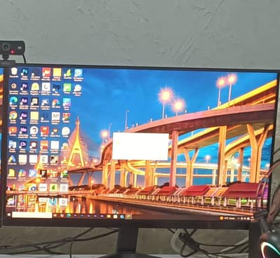Samsung Borderless Ips Monitor 24inch, Model No. LF24T350FHMXZN