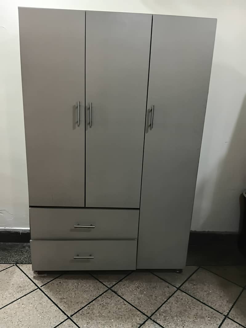 Wardrobe 0