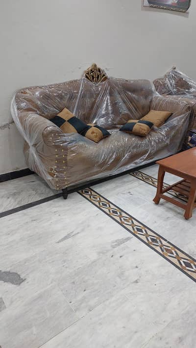 Sofa Set 7 seater bilkul new condition ma ha unique look