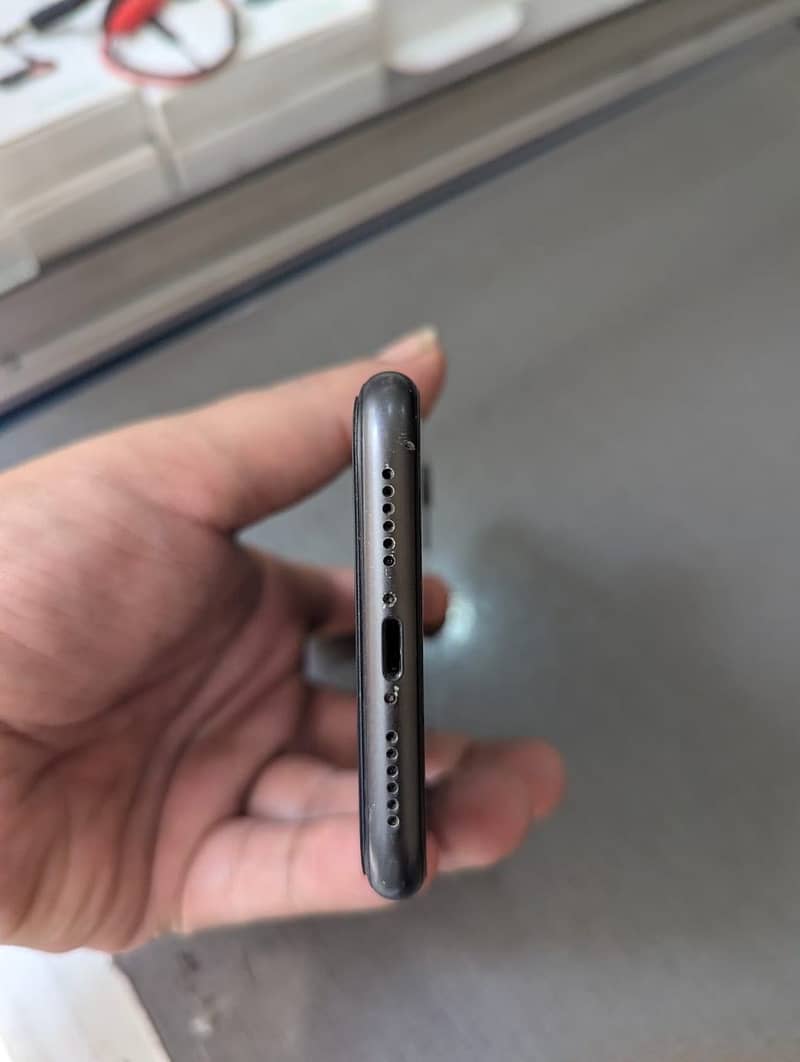 Iphone 11 4