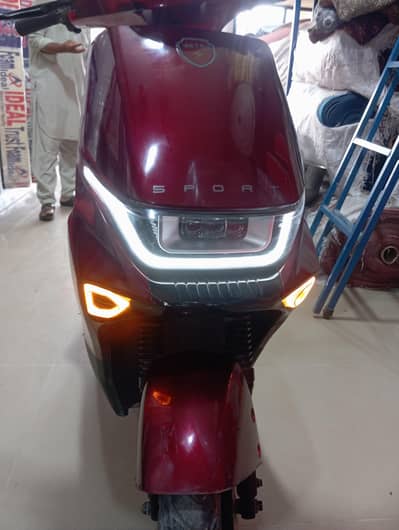 electric scooty METRO T9