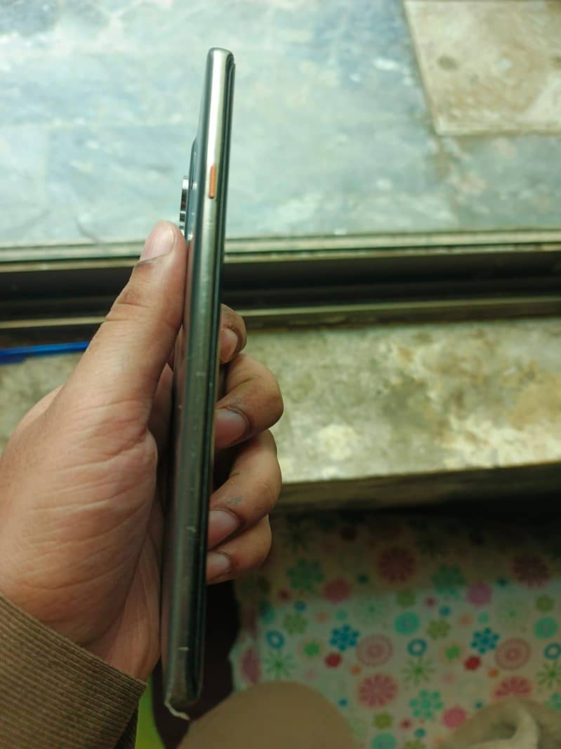 Tecno CAMON 40 Pro 1