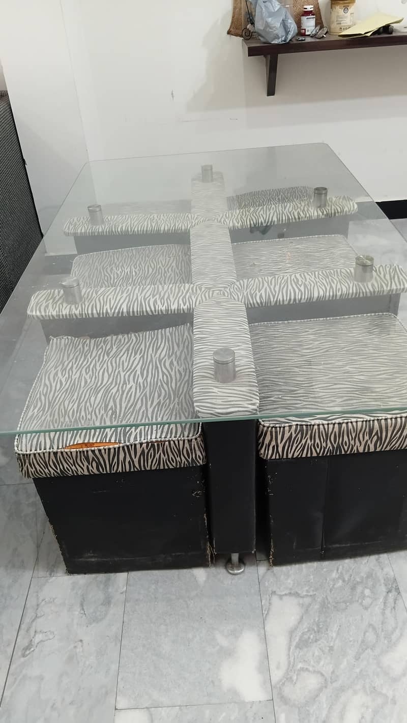 dinning table with 6 stools 6
