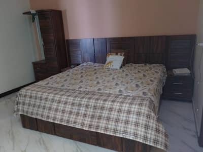 king sized heavy bed