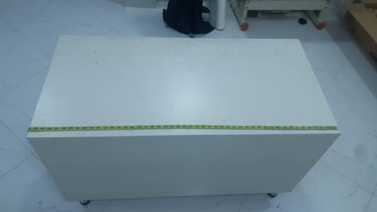 simple office tables 4