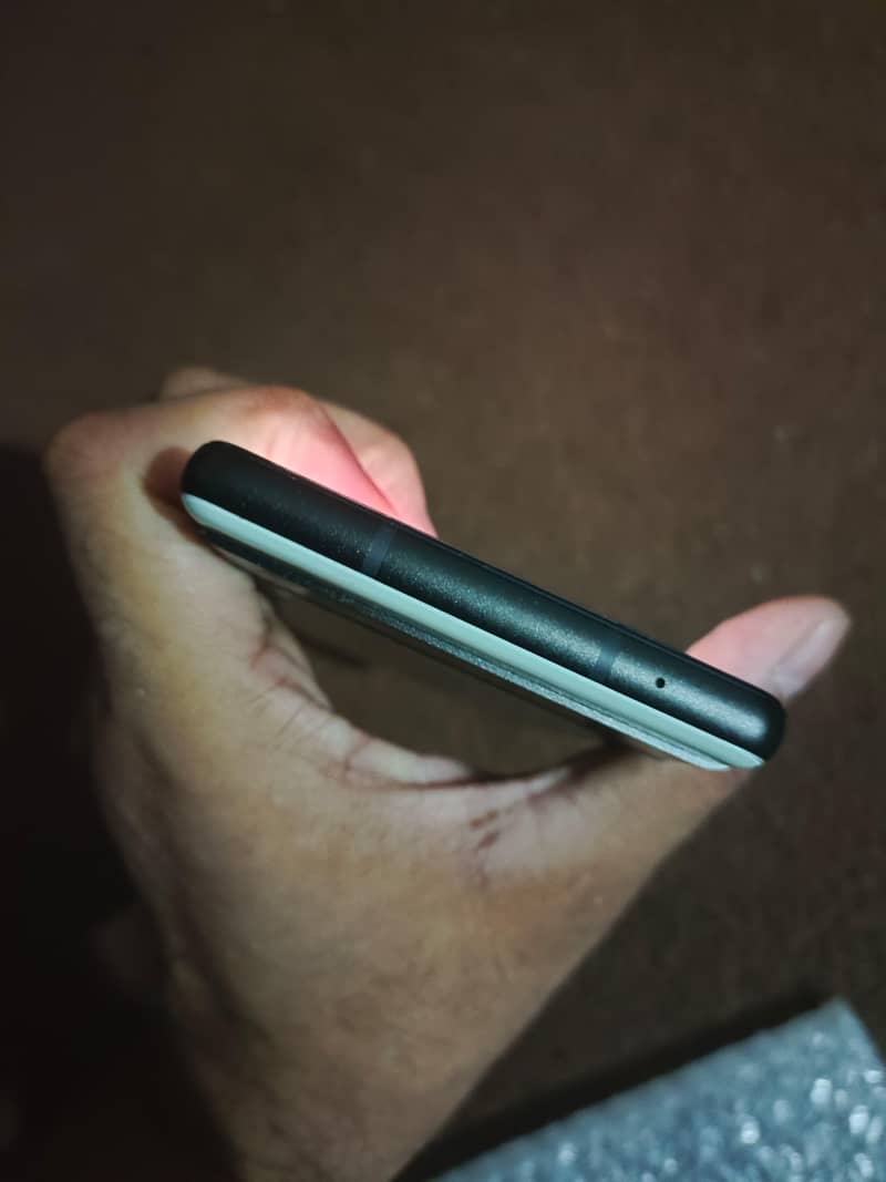 Google Pixel 6a 1