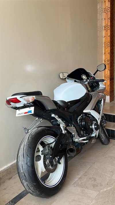 Suzuki gxsr 2010 model 600cc