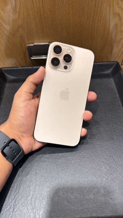 Apple iPhone 16 Pro Max