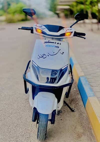 SCOTY UP FOR SALE REVOO C32 (YOUNG)