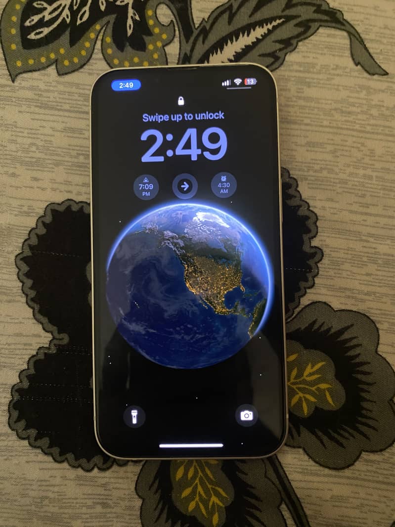 Apple iPhone 13 4
